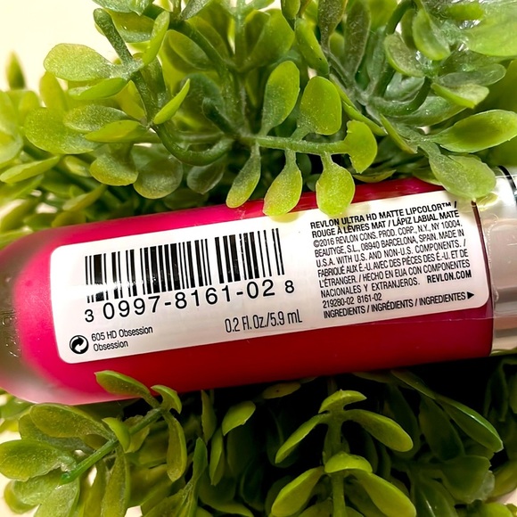 Revlon Ultra Hd Matte Lip Color Obsession - Picture 2 of 5